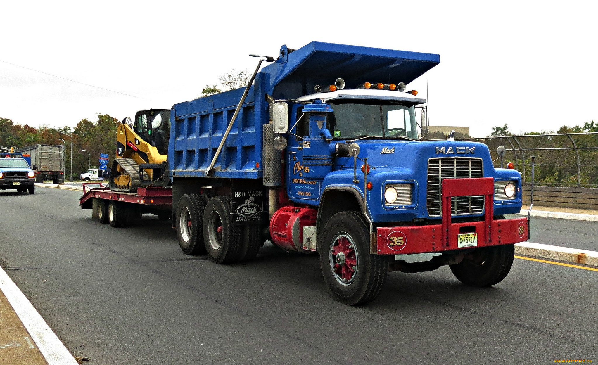 Mack 6x6. Mack 6x6 эвакуатор. Самосвал грузовой автомобиль.